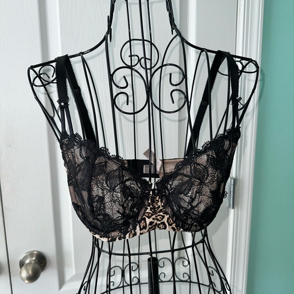 NEW without tag .. Victoria’s Secret  lace underwire bra - Picture 8 of 10